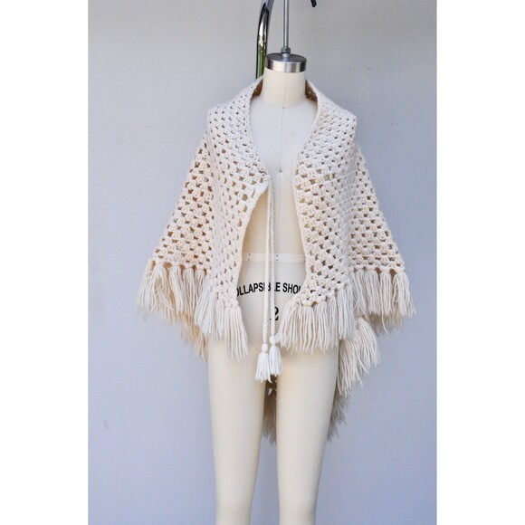 Vintage Ivory Wool Poncho Shawl Throw Cloak - Hand Knitted Wool Poncho Shawl - Picture 4 of 7
